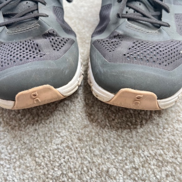 On Running On Cloud Gray Sneakers Shoes 9.5 - Picture 3 of 7